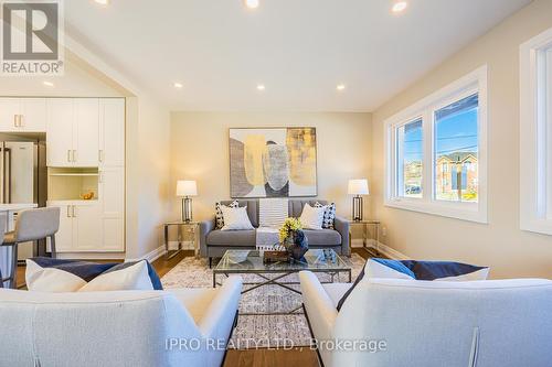 1326 Meredith Avenue, Mississauga (Lakeview), ON - Indoor Photo Showing Living Room