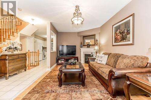 43 Coolsprings Crescent, Caledon, ON - Indoor Photo Showing Living Room