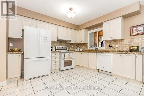 43 Coolsprings Crescent, Caledon, ON - Indoor Photo Showing Kitchen