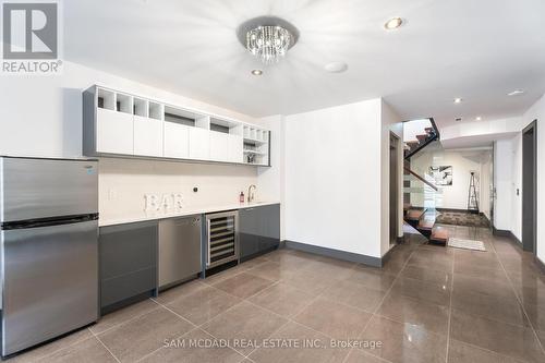 852 Goodwin Road, Mississauga (Lakeview), ON - Indoor Photo Showing Kitchen