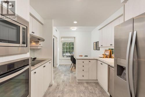 125 - 2289 Lake Shore Boulevard W, Toronto (Mimico), ON - Indoor Photo Showing Kitchen