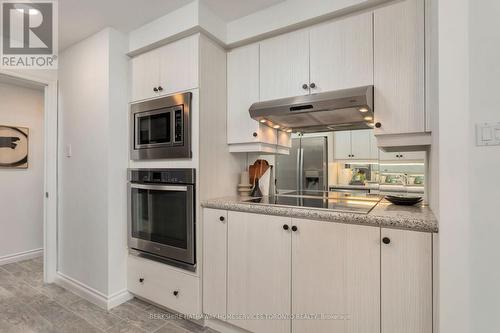 125 - 2289 Lake Shore Boulevard W, Toronto (Mimico), ON - Indoor Photo Showing Kitchen