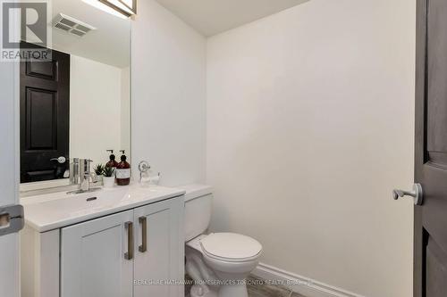 125 - 2289 Lake Shore Boulevard W, Toronto (Mimico), ON - Indoor Photo Showing Bathroom