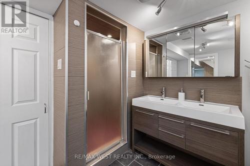 4 Markhall Avenue, Toronto (Islington-City Centre West), ON - Indoor Photo Showing Bathroom