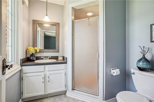 1650 Kerns Road, Burlington, ON - Indoor Photo Showing Bathroom