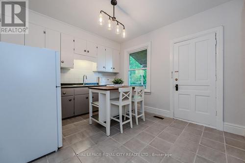 108 Harris Street, Guelph, ON - Indoor Photo Showing Kitchen