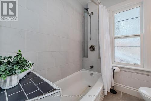 108 Harris Street, Guelph (Two Rivers), ON - Indoor Photo Showing Bathroom