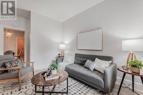 108 Harris Street, Guelph, ON - Indoor Photo Showing Living Room