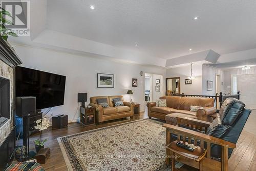 215 Armstrong Street, North Perth (32 - Listowel), ON - Indoor Photo Showing Living Room