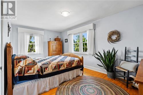 32 Forest Hill Road, St. Catharines, ON - Indoor Photo Showing Bedroom