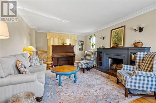 32 Forest Hill Road, St. Catharines, ON - Indoor Photo Showing Living Room With Fireplace