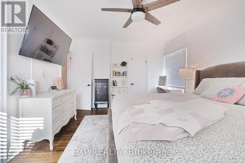 316 Barton Street, Hamilton, ON - Indoor Photo Showing Bedroom