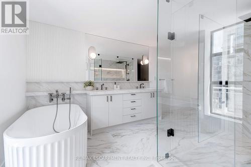 Ph1 - 20 Niagara Street, Toronto (Waterfront Communities), ON - Indoor Photo Showing Bathroom