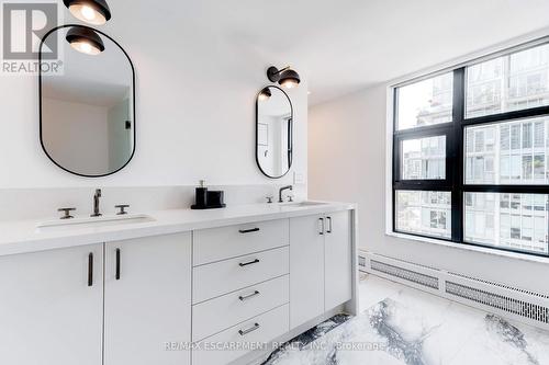 Ph1 - 20 Niagara Street, Toronto (Waterfront Communities), ON - Indoor Photo Showing Bathroom