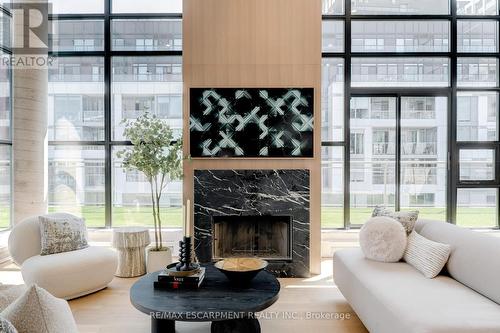 Ph1 - 20 Niagara Street, Toronto (Waterfront Communities), ON - Indoor Photo Showing Living Room With Fireplace