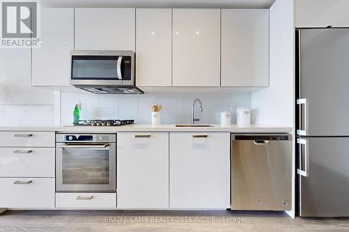 305 - 55 Ontario Street, Toronto (Moss Park), ON - Indoor Photo Showing Kitchen With Stainless Steel Kitchen With Upgraded Kitchen