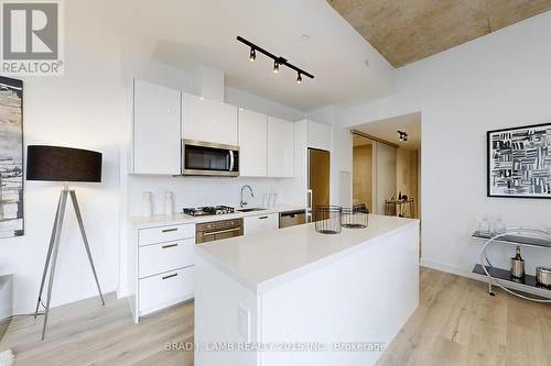 721 - 55 Ontario Street, Toronto (Moss Park), ON - Indoor Photo Showing Kitchen