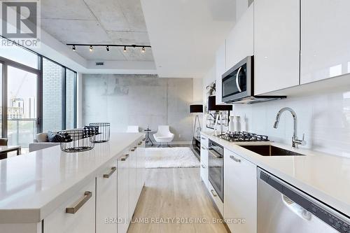 721 - 55 Ontario Street, Toronto (Moss Park), ON - Indoor Photo Showing Kitchen With Upgraded Kitchen