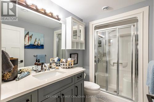 7 Sunrise Lane, Lambton Shores (Grand Bend), ON - Indoor Photo Showing Bathroom