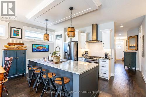 7 Sunrise Lane, Lambton Shores (Grand Bend), ON - Indoor Photo Showing Kitchen With Upgraded Kitchen