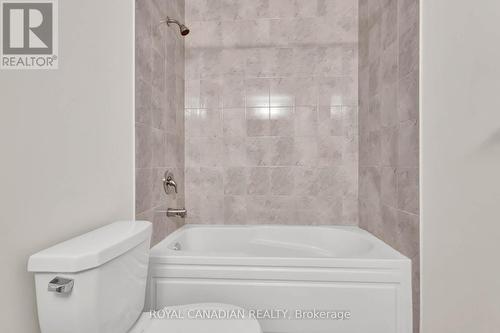 205 Port Crescent E, Welland, ON - Indoor Photo Showing Bathroom