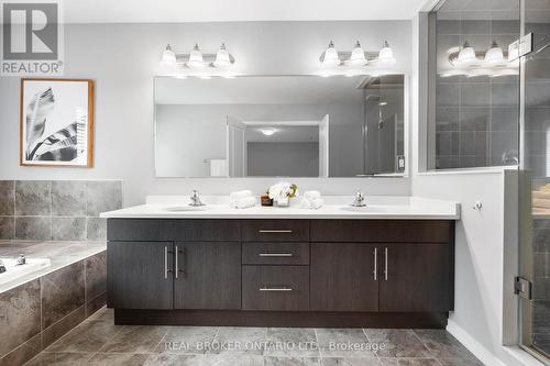 340 Falling Green Crescent, Kitchener, ON - Indoor Photo Showing Bathroom