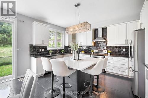 340 Falling Green Crescent, Kitchener, ON - Indoor Photo Showing Dining Room