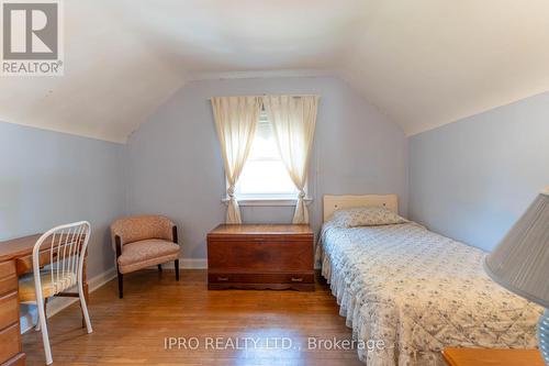 35 Wolcott Avenue, Toronto (Oakridge), ON - Indoor Photo Showing Bedroom