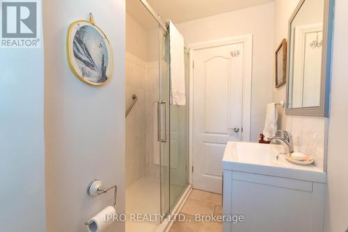 35 Wolcott Avenue, Toronto (Oakridge), ON - Indoor Photo Showing Bathroom