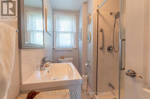 35 Wolcott Avenue, Toronto (Oakridge), ON - Indoor Photo Showing Bathroom