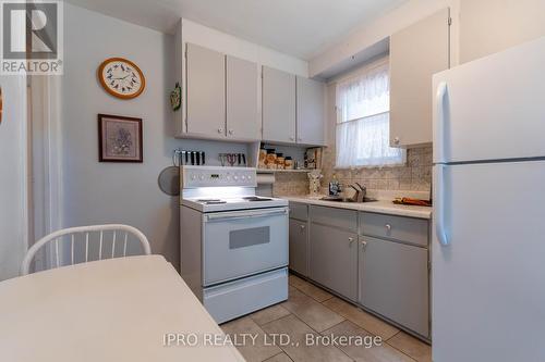 35 Wolcott Avenue, Toronto (Oakridge), ON - Indoor Photo Showing Kitchen