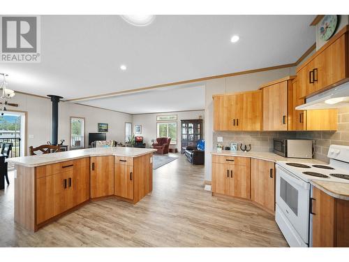 2454 Aberdeen Road, Merritt, BC - Indoor Photo Showing Kitchen