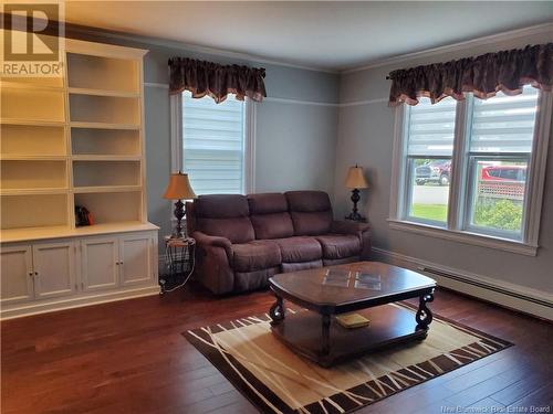 253 Queen Street, Saint Andrews, NB - Indoor Photo Showing Living Room