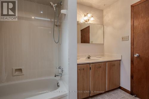 5436 Windermere Drive, Burlington, ON - Indoor Photo Showing Bathroom