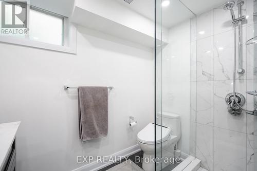 1040 Cedarwood Place, Burlington, ON - Indoor Photo Showing Bathroom