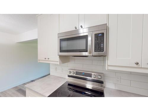 103 - 606 18Th Avenue N, Cranbrook, BC - Indoor Photo Showing Kitchen