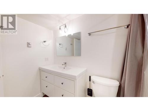 606 18Th  N Avenue Unit# 103, Cranbrook, BC - Indoor Photo Showing Bathroom