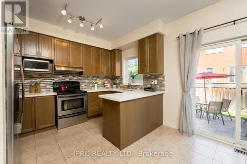 26 Neuchatel Avenue, Vaughan, ON - Indoor Photo Showing Kitchen