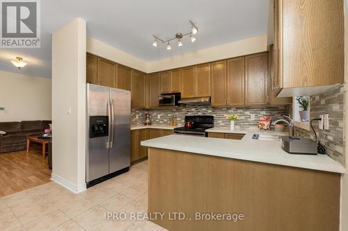 26 Neuchatel Avenue, Vaughan, ON - Indoor Photo Showing Kitchen