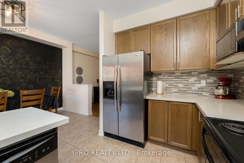 26 Neuchatel Avenue, Vaughan, ON - Indoor Photo Showing Kitchen