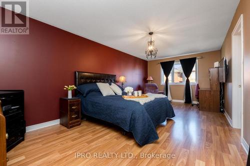 26 Neuchatel Avenue, Vaughan, ON - Indoor Photo Showing Bedroom