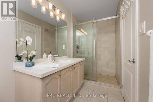 26 Neuchatel Avenue, Vaughan, ON - Indoor Photo Showing Bathroom