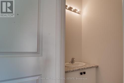 15 Valleybrook Road, Barrie, ON - Indoor Photo Showing Bathroom