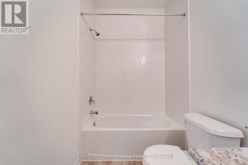 15 Valleybrook Road, Barrie, ON - Indoor Photo Showing Bathroom