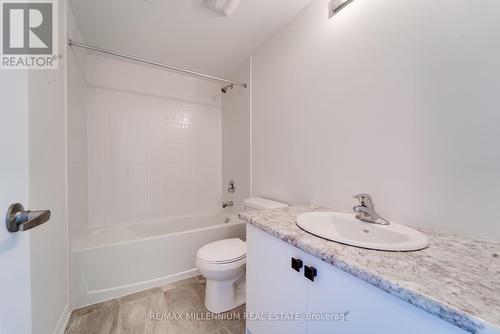 15 Valleybrook Road, Barrie, ON - Indoor Photo Showing Bathroom