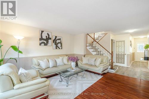 10 Joshua Court, Brampton (Northgate), ON - Indoor Photo Showing Living Room