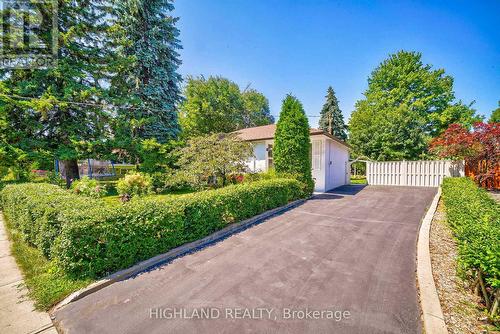 1273 Bridge Road, Oakville, ON - Outdoor