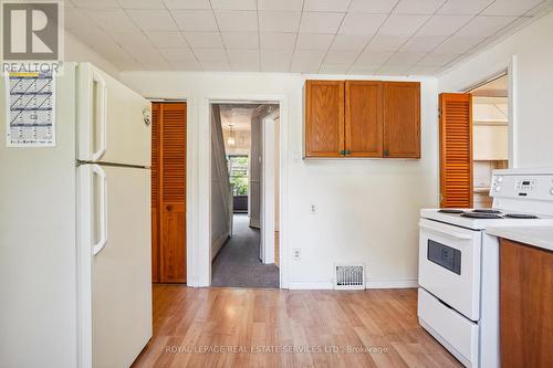 20 Ruskin Avenue, Toronto (Dovercourt-Wallace Emerson-Junction), ON - Indoor Photo Showing Kitchen