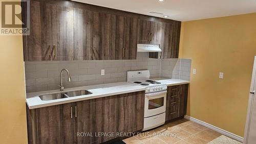 Bsmt - 16 Gamson Crescent, Brampton (Sandringham-Wellington), ON - Indoor Photo Showing Kitchen With Double Sink