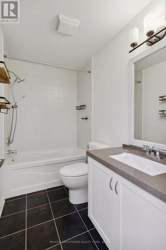 38 - 2614 Dashwood Drive, Oakville, ON - Indoor Photo Showing Bathroom